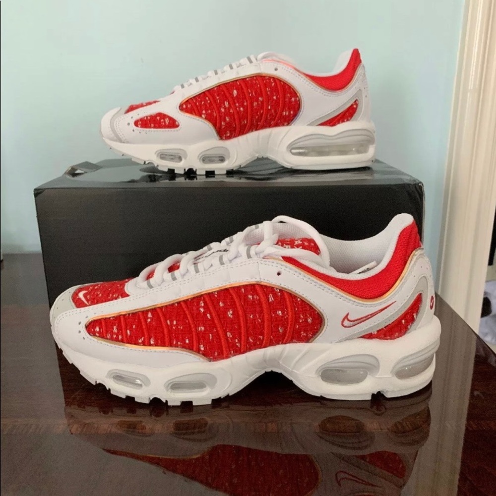 Supreme x Nike Air Max Tailwind 4 size 8